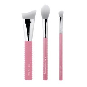 Laruce Beauty 3-Piece Contour Brush Set with @ServicedbyE Limited Edition Pouch